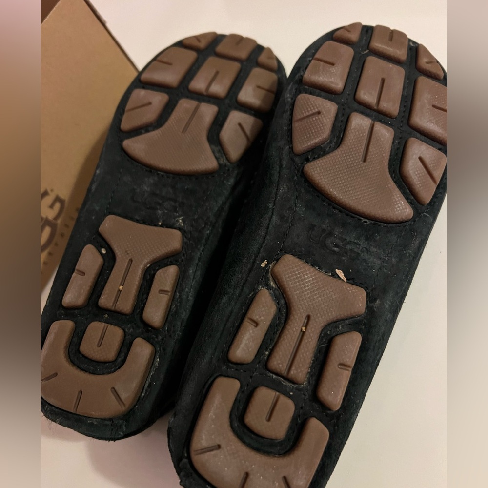 UGG Roni Perf shoe - Picture 8 of 14